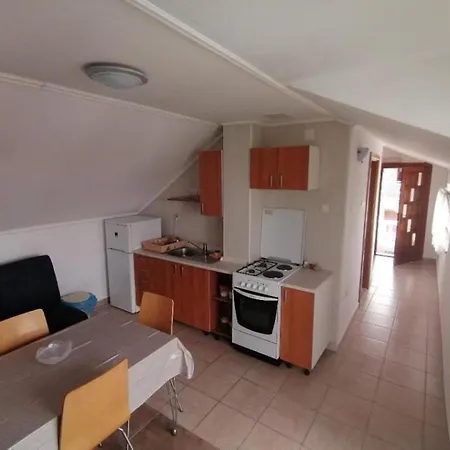 Budi Apartment *
