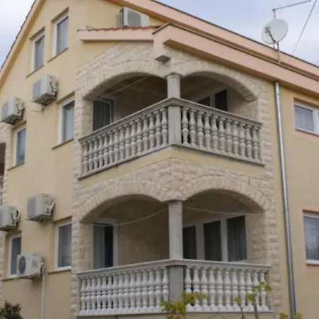 Budi Apartment