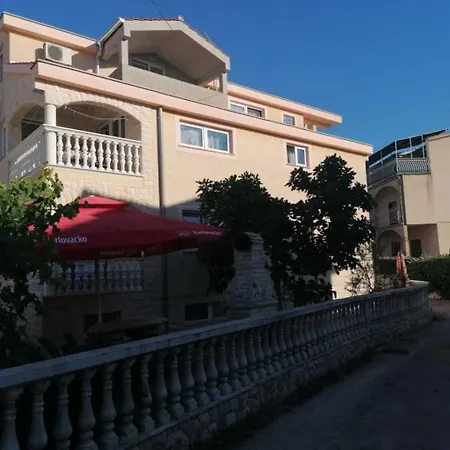 Budi Apartment