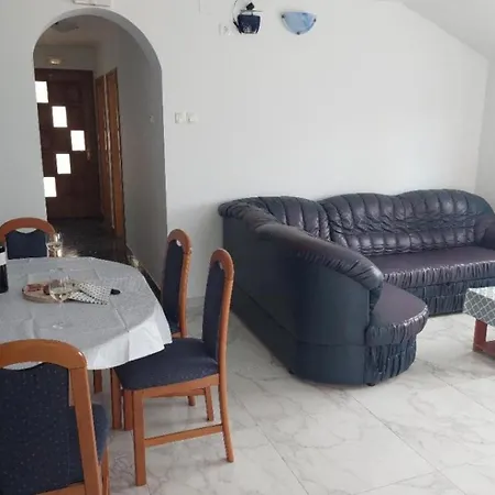 Budi Apartment *